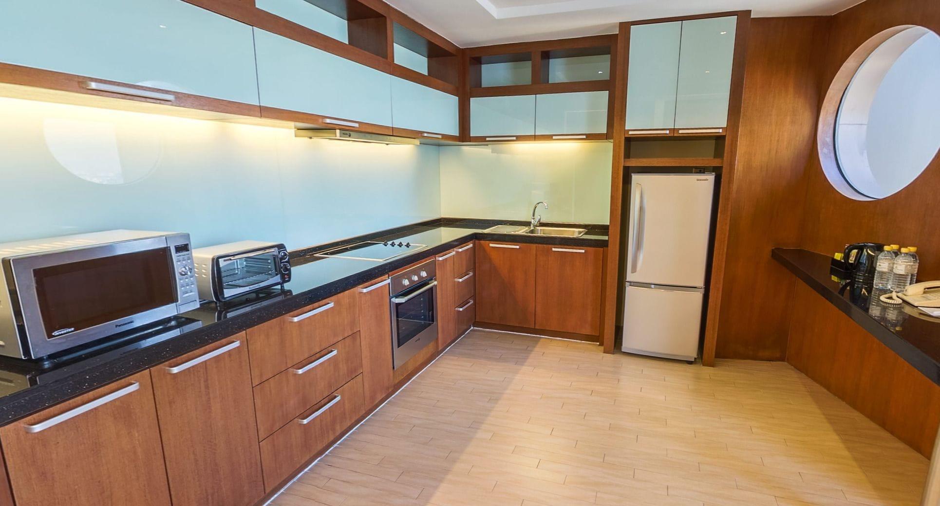 吉隆坡嘉登斯圣吉尔斯签名酒店及公寓 外观 照片 A modern kitchen